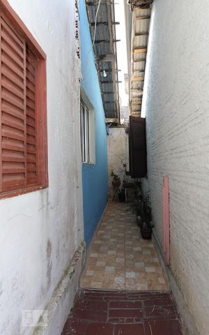 Casa à venda com 440m², 7 quartos e 4 vagasCorredor entre as casas