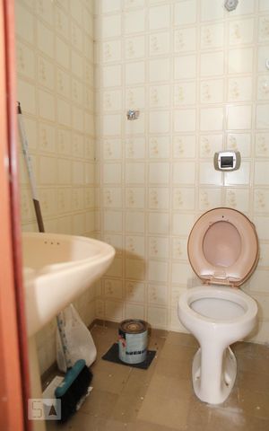 Casa à venda com 440m², 7 quartos e 4 vagasBanheiro casa 2
