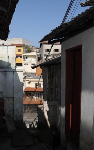 Casa à venda com 440m², 7 quartos e 4 vagasCorredor de acesso a casas