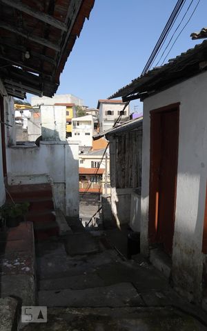 Casa à venda com 440m², 7 quartos e 4 vagasCorredor de acesso a casas