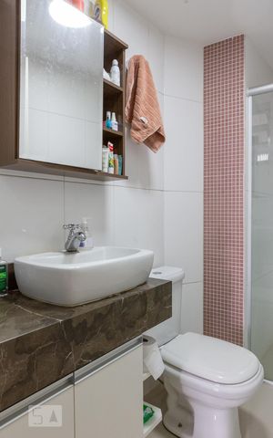 Apartamento à venda com 97m², 3 quartos e 1 vaga Apartamento à venda com 97m², 3 quartos e 1 vagaBanheiro Social