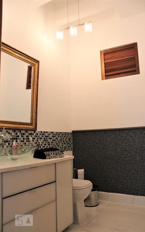 Casa à venda com 500m², 5 quartos e 5 vagasBanheiro da sala 1