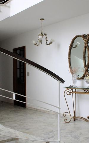 Casa à venda com 500m², 5 quartos e 5 vagasHall de entrada