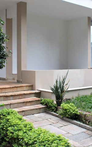 Casa à venda com 500m², 5 quartos e 5 vagasFachada