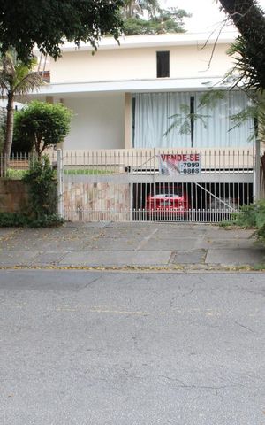 Casa à venda com 500m², 5 quartos e 5 vagasFachada