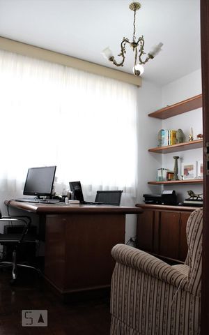 Casa à venda com 500m², 5 quartos e 5 vagasEscritório