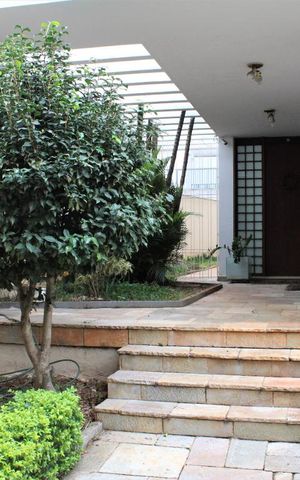 Casa à venda com 500m², 5 quartos e 5 vagasFachada