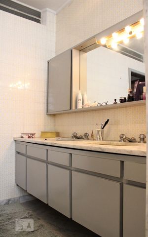 Casa à venda com 500m², 5 quartos e 5 vagasBanheiro 2