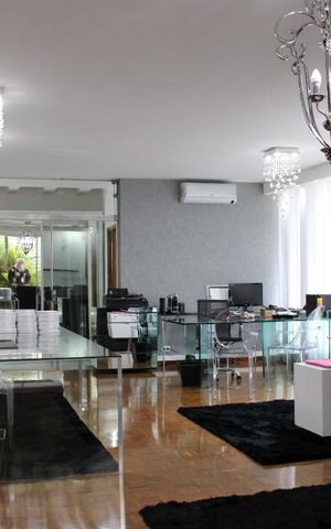 Casa à venda com 500m², 5 quartos e 5 vagasSala 1