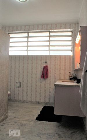 Casa à venda com 500m², 5 quartos e 5 vagasBanheiro 3