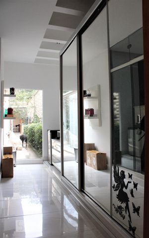 Casa à venda com 500m², 5 quartos e 5 vagasCorredor - Armários