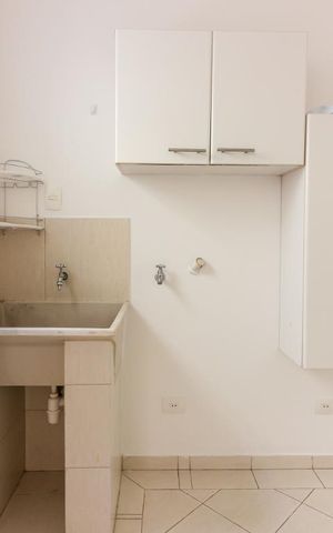 Casa à venda com 218m², 3 quartos e 4 vagas Casa à venda com 218m², 3 quartos e 4 vagasÁrea de Serviço