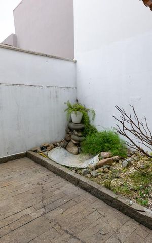 Casa de condomínio à venda com 138m², 3 quartos e 2 vagas Casa de condomínio à venda com 138m², 3 quartos e 2 vagasÁrea Externa