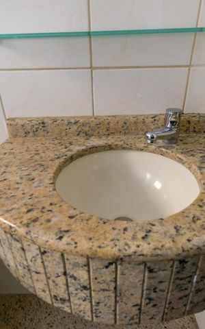 Casa de condomínio à venda com 138m², 3 quartos e 2 vagas Casa de condomínio à venda com 138m², 3 quartos e 2 vagasBanheiro