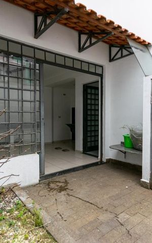 Casa de condomínio à venda com 138m², 3 quartos e 2 vagas Casa de condomínio à venda com 138m², 3 quartos e 2 vagasÁrea Externa
