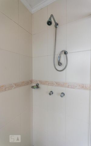 Casa de condomínio à venda com 138m², 3 quartos e 2 vagas Casa de condomínio à venda com 138m², 3 quartos e 2 vagasBanheiro da Suíte