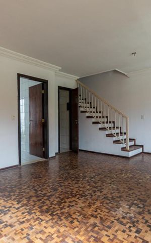 Casa de condomínio à venda com 138m², 3 quartos e 2 vagas Casa de condomínio à venda com 138m², 3 quartos e 2 vagasSala