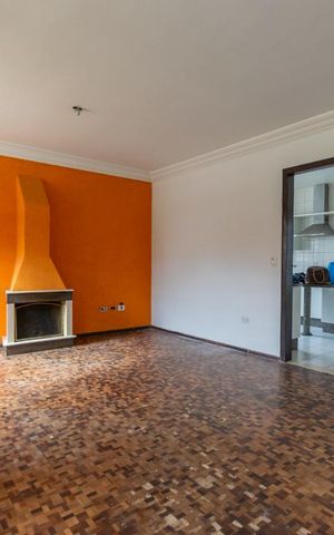 Casa de condomínio à venda com 138m², 3 quartos e 2 vagas Casa de condomínio à venda com 138m², 3 quartos e 2 vagasSala