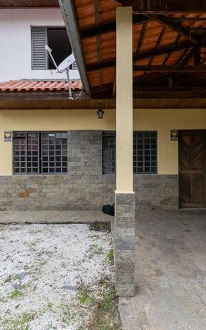 Casa de condomínio à venda com 138m², 3 quartos e 2 vagas Casa de condomínio à venda com 138m², 3 quartos e 2 vagasFachada
