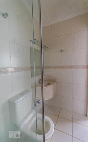 Casa de condomínio à venda com 138m², 3 quartos e 2 vagas Casa de condomínio à venda com 138m², 3 quartos e 2 vagasBanheiro da Suíte