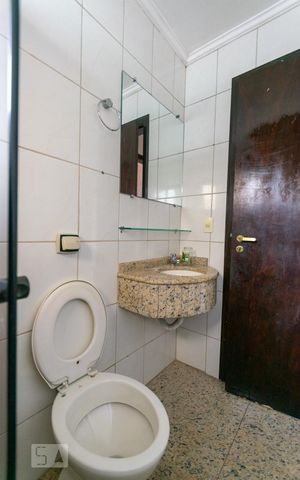 Casa de condomínio à venda com 138m², 3 quartos e 2 vagas Casa de condomínio à venda com 138m², 3 quartos e 2 vagasBanheiro