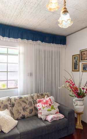 Casa à venda com 120m², 2 quartos e 10 vagasSala