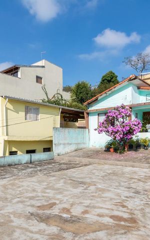 Casa à venda com 120m², 2 quartos e 10 vagasQuintal