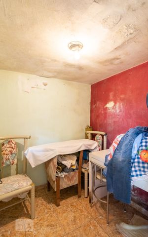 Casa à venda com 120m², 2 quartos e 10 vagasQuarto de Serviço