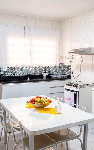 Casa à venda com 102m², 2 quartos e 4 vagasCozinha