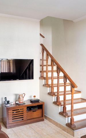 Casa à venda com 102m², 2 quartos e 4 vagasSala