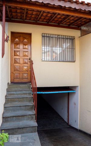 Casa à venda com 102m², 2 quartos e 4 vagasFachada