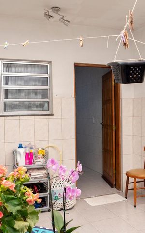 Casa à venda com 102m², 2 quartos e 4 vagasÁrea de Serviço