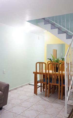 Casa à venda com 125m², 3 quartos e 2 vagas Casa à venda com 125m², 3 quartos e 2 vagasSala