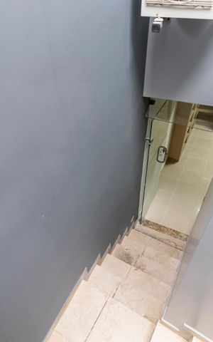 Casa para alugar com 230m², 4 quartos e 3 vagas1o. Andar - Área de serviço
