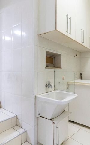 Casa para alugar com 230m², 4 quartos e 3 vagas1o. Andar - Área de serviço