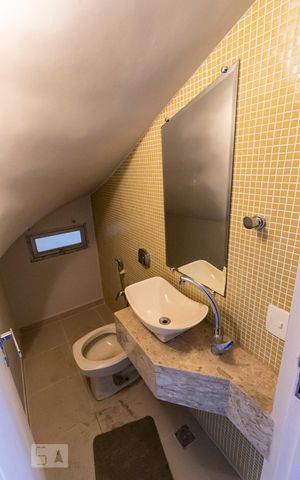 Casa para alugar com 230m², 4 quartos e 3 vagas1o. Andar - Lavabo