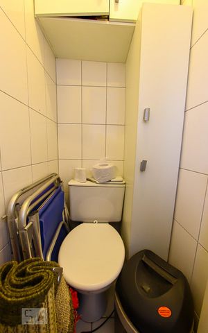 Apartamento à venda com 74m², 3 quartos e 2 vagas Apartamento à venda com 74m², 3 quartos e 2 vagasBanheiro de Serviço
