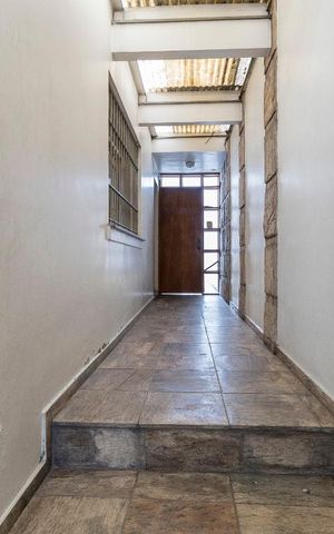 Casa à venda com 245m², 3 quartos e 2 vagas Casa à venda com 245m², 3 quartos e 2 vagasGaragem