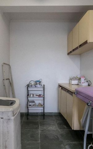Casa à venda com 245m², 3 quartos e 2 vagas Casa à venda com 245m², 3 quartos e 2 vagasÁrea de Serviço