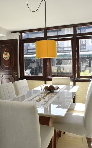 Casa à venda com 444m², 5 quartos e 4 vagasSala da Casa de Hospede