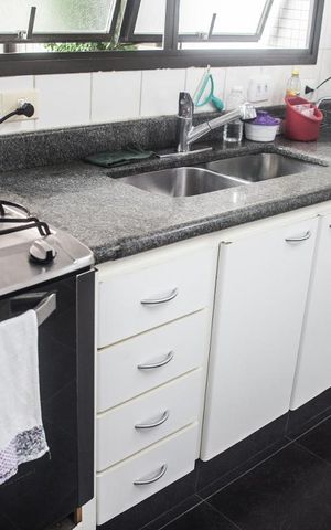 Apartamento à venda com 263m², 4 quartos e 4 vagas Apartamento à venda com 263m², 4 quartos e 4 vagasCozinha - Armários