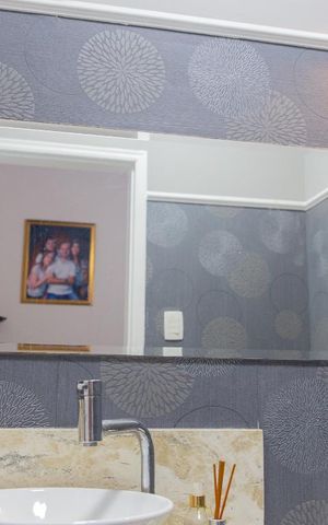Casa à venda com 245m², 3 quartos e 2 vagas Casa à venda com 245m², 3 quartos e 2 vagasEspelho