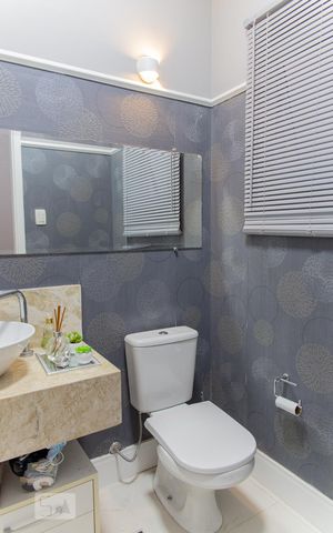Casa à venda com 245m², 3 quartos e 2 vagas Casa à venda com 245m², 3 quartos e 2 vagasLavabo