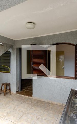 Casa à venda com 198m², 3 quartos e 3 vagas Casa à venda com 198m², 3 quartos e 3 vagasÁrea comum