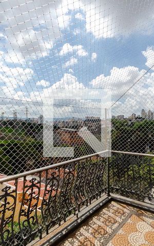 Casa à venda com 198m², 3 quartos e 3 vagas Casa à venda com 198m², 3 quartos e 3 vagasQuarto 2 - varanda