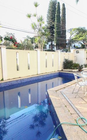 Casa à venda com 600m², 5 quartos e 5 vagasPiscina