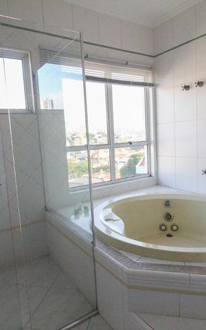Casa à venda com 600m², 5 quartos e 5 vagasBanheiro da Suíte 3