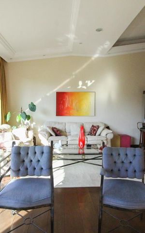 Casa à venda com 600m², 5 quartos e 5 vagasSala