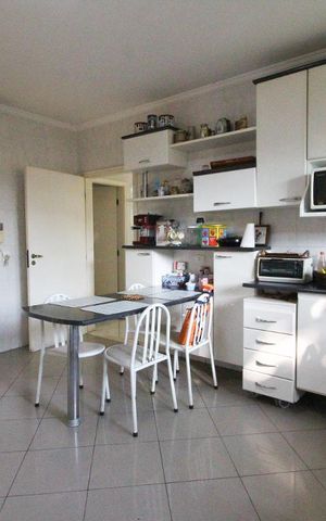 Casa à venda com 600m², 5 quartos e 5 vagasCozinha