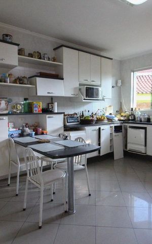 Casa à venda com 600m², 5 quartos e 5 vagasCozinha